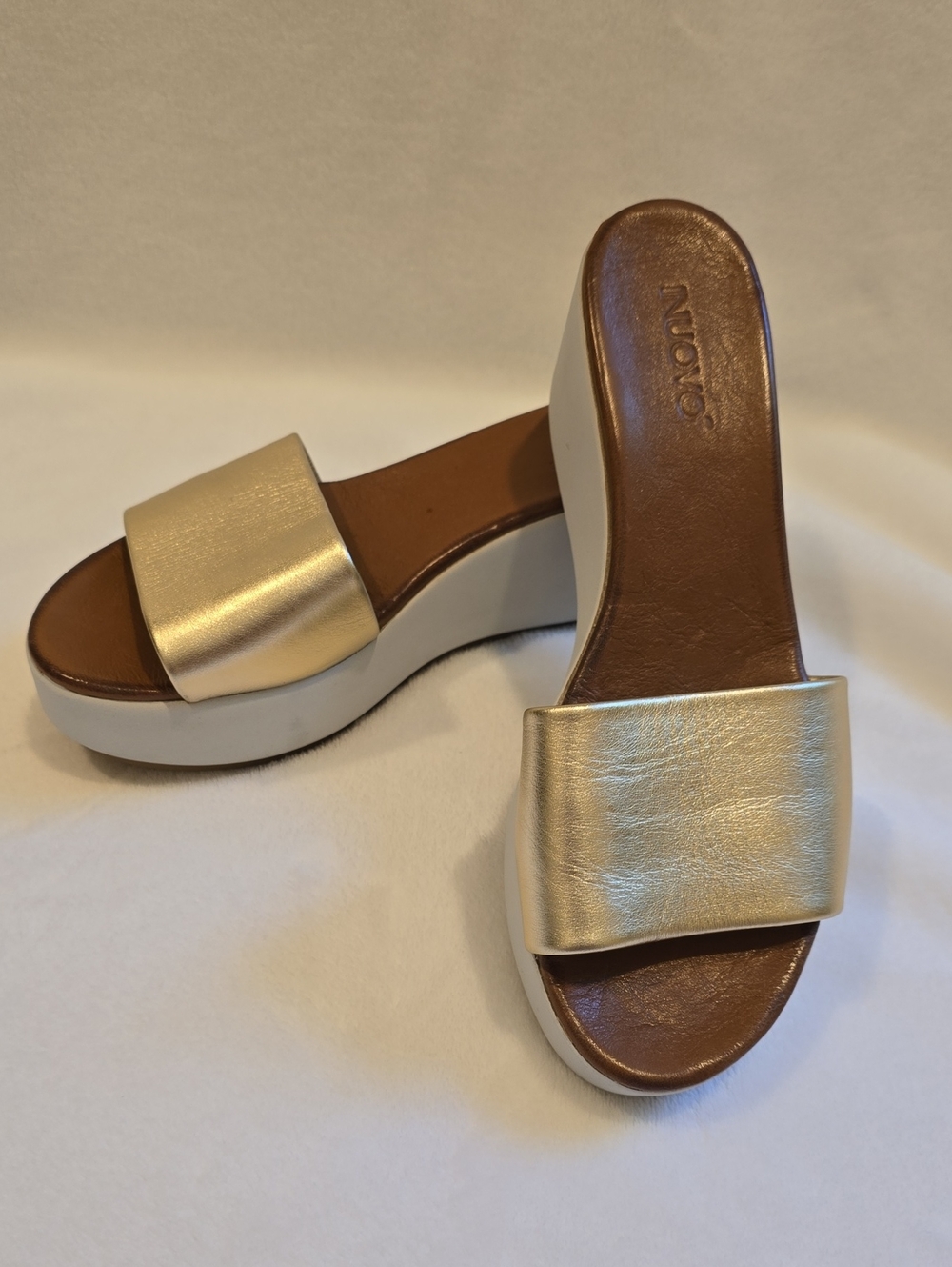 INUOVO Gold Single-Band Platform Slides